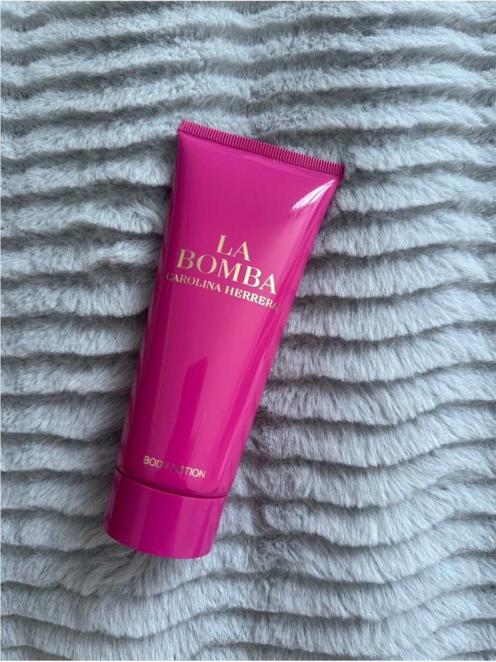 Carolina Herrera La Bomba Pink Tube & Box Set - Picture 4 of 4
